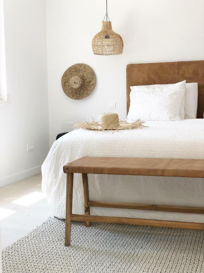 Luxury Family Beach Front Villa - Sunday Beach House สลาทิเน ภายนอก รูปภาพ