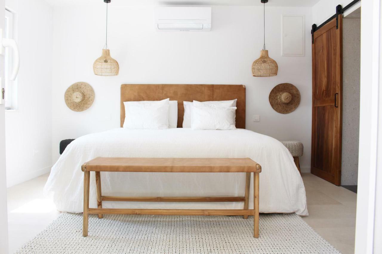 Luxury Family Beach Front Villa - Sunday Beach House สลาทิเน ภายนอก รูปภาพ