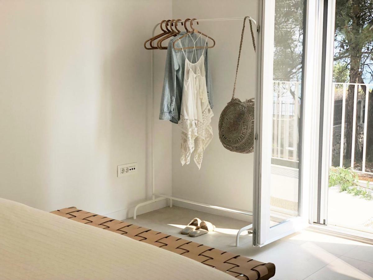 Luxury Family Beach Front Villa - Sunday Beach House สลาทิเน ภายนอก รูปภาพ